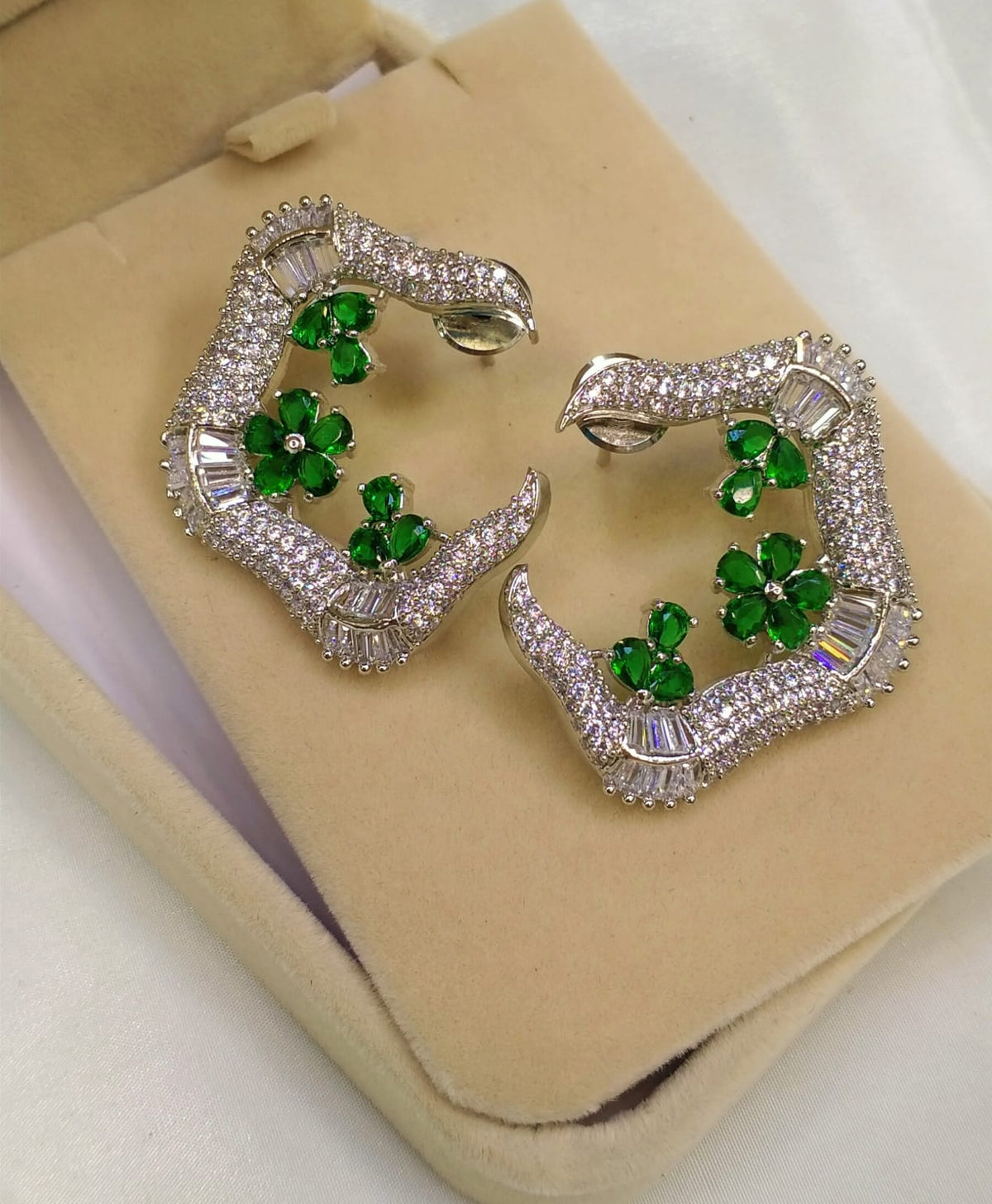 Green Gemstone Clover Design with Diamond