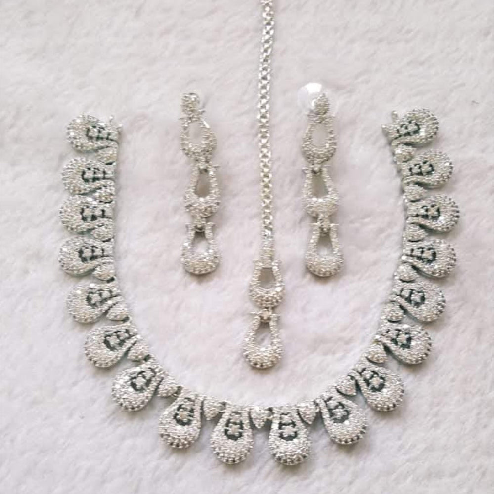 Aaira Teardrop Crystal Necklace Set