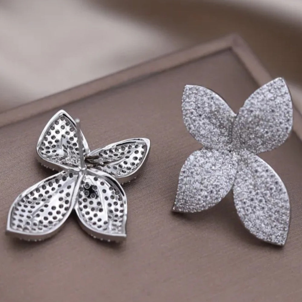 Sparkling Full Crystal Four-Leaf Flower Stud Earrings