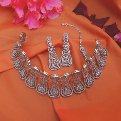 Mahnoor Choker Set