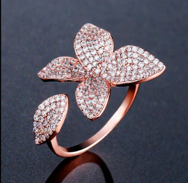 Diamond Five Petal Flower Fashion Ring