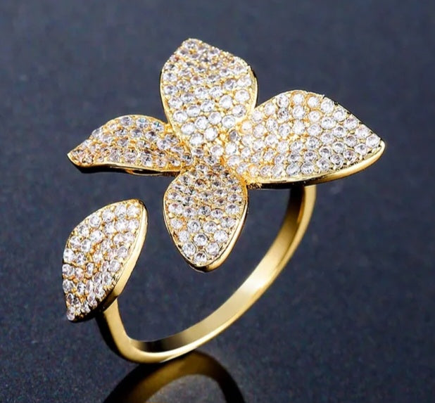 Diamond Five Petal Flower Fashion Ring