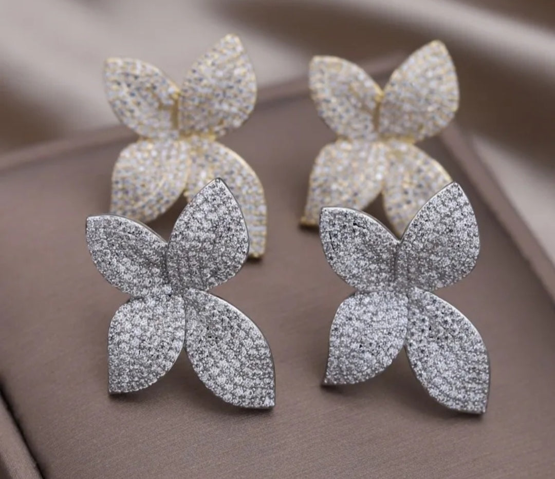 Sparkling Full Crystal Four-Leaf Flower Stud Earrings