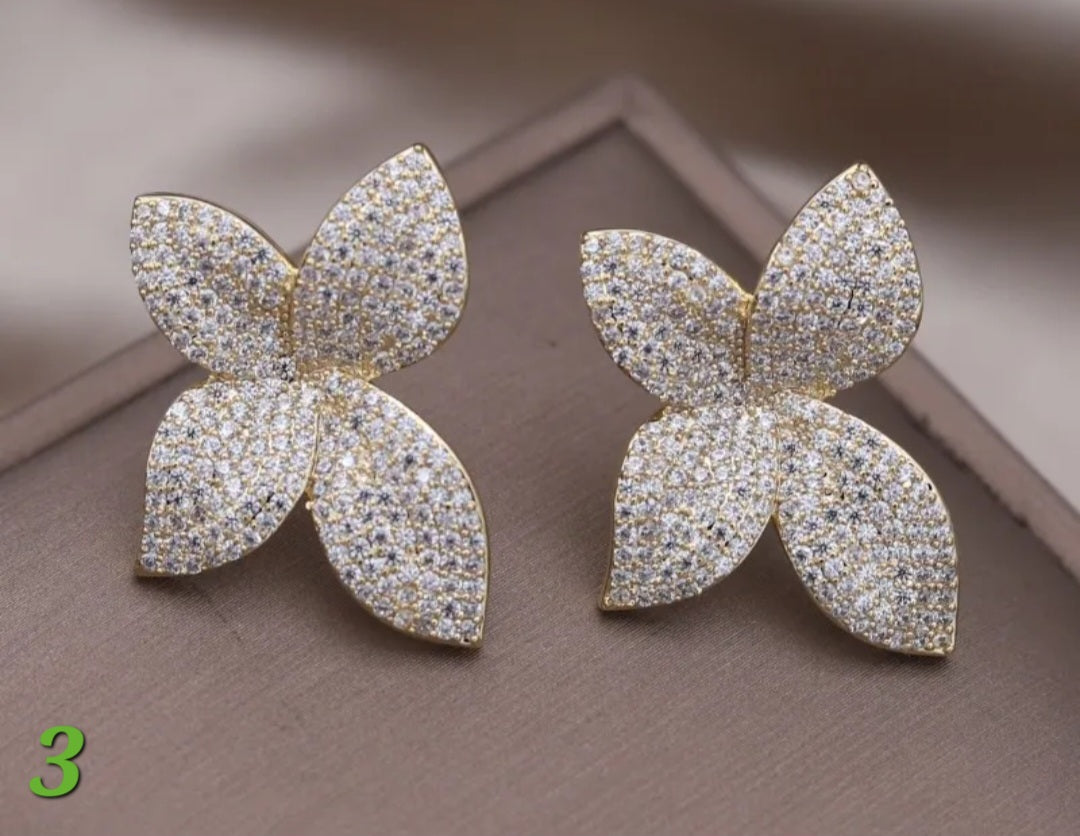Sparkling Full Crystal Four-Leaf Flower Stud Earrings
