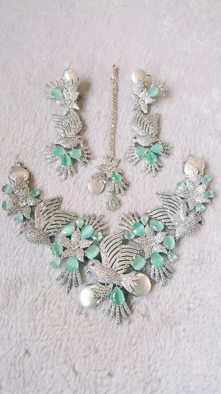 Silver Plated With Zircon Bird Motif Jewelry Set
