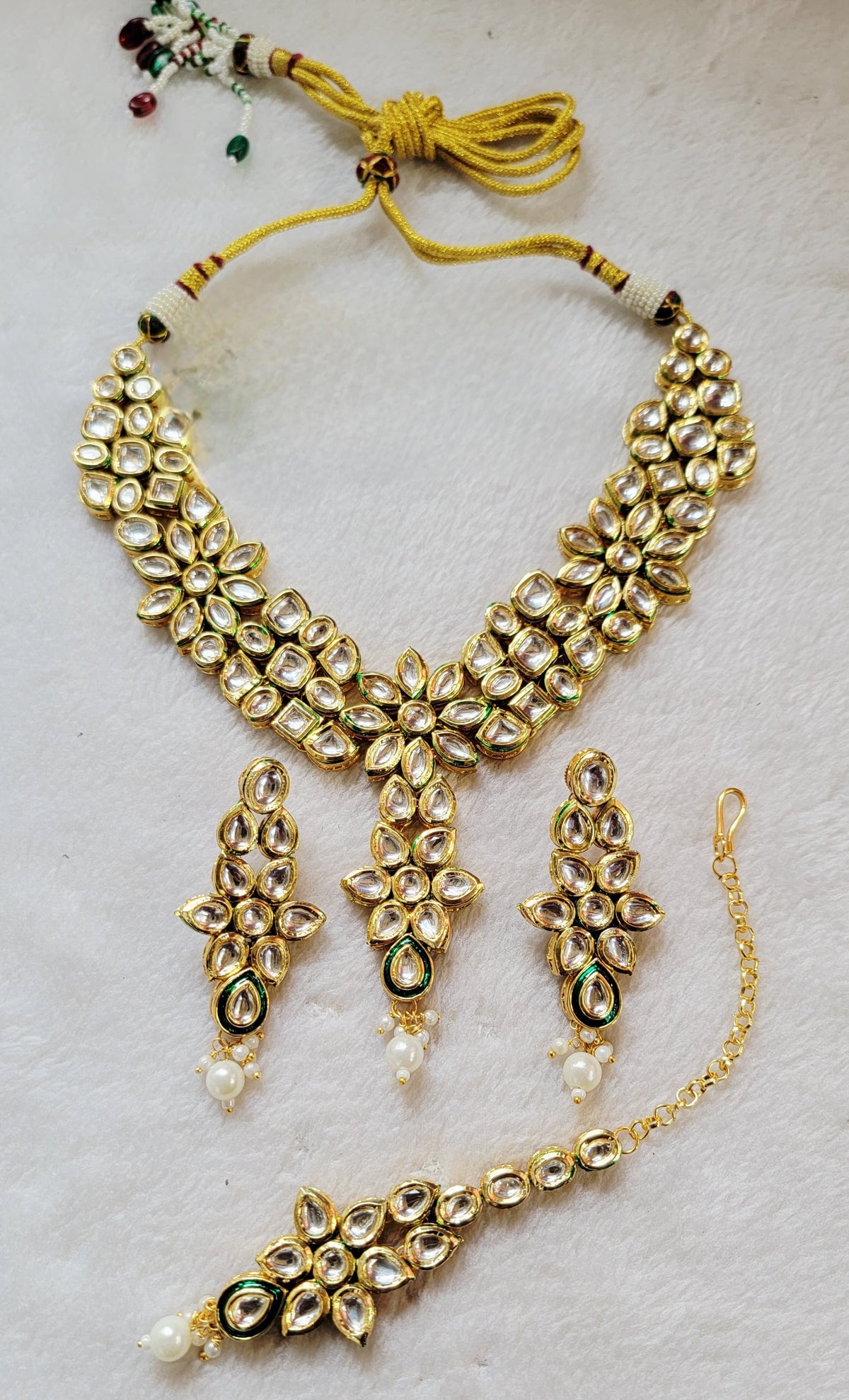 Traditional Kundan Necklace Set with Earrings