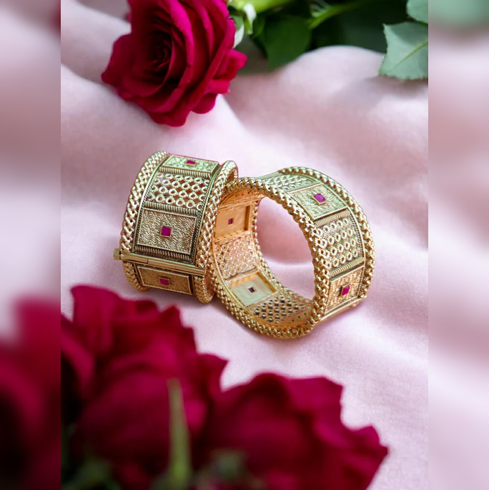 Gold Plated Ruby Stone Bangle Chura