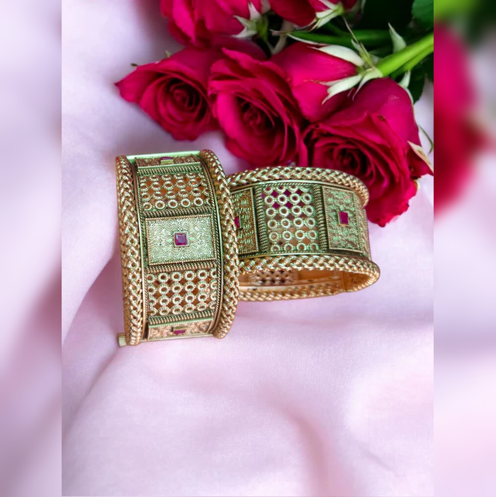 Gold Plated Ruby Stone Bangle Chura